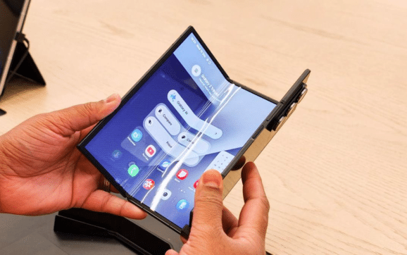 Galaxy Z Trifold Durability Test