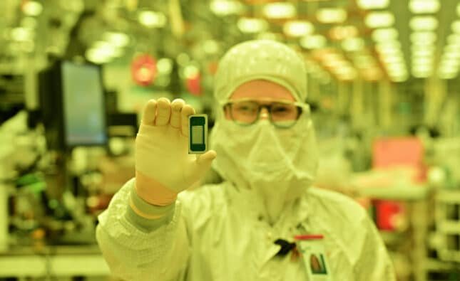 Intel Begins 18A Risk Production as Panther Lake Wafers Reach Arizona Fab 
