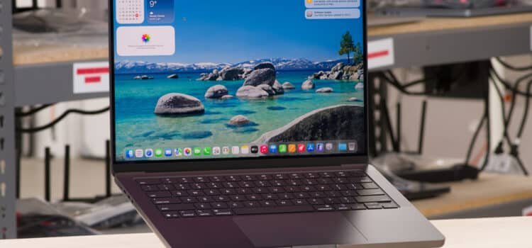 Apple Tests AI Memory Compression in M5 MacBooks