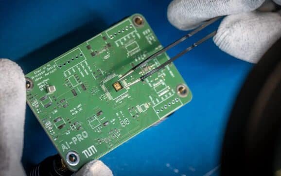 Breakthrough Chip Makes AI 100x More Efficient Without Cloud 