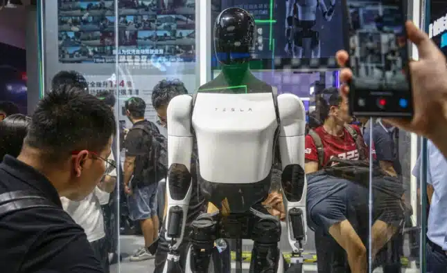 Tesla Bots Begin Self-Task Reassignment in Factories